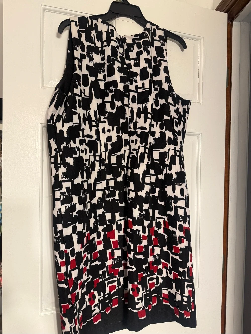 Black & White Abstract Print Sheath Dress with Red Accents - Picture 2 of 2